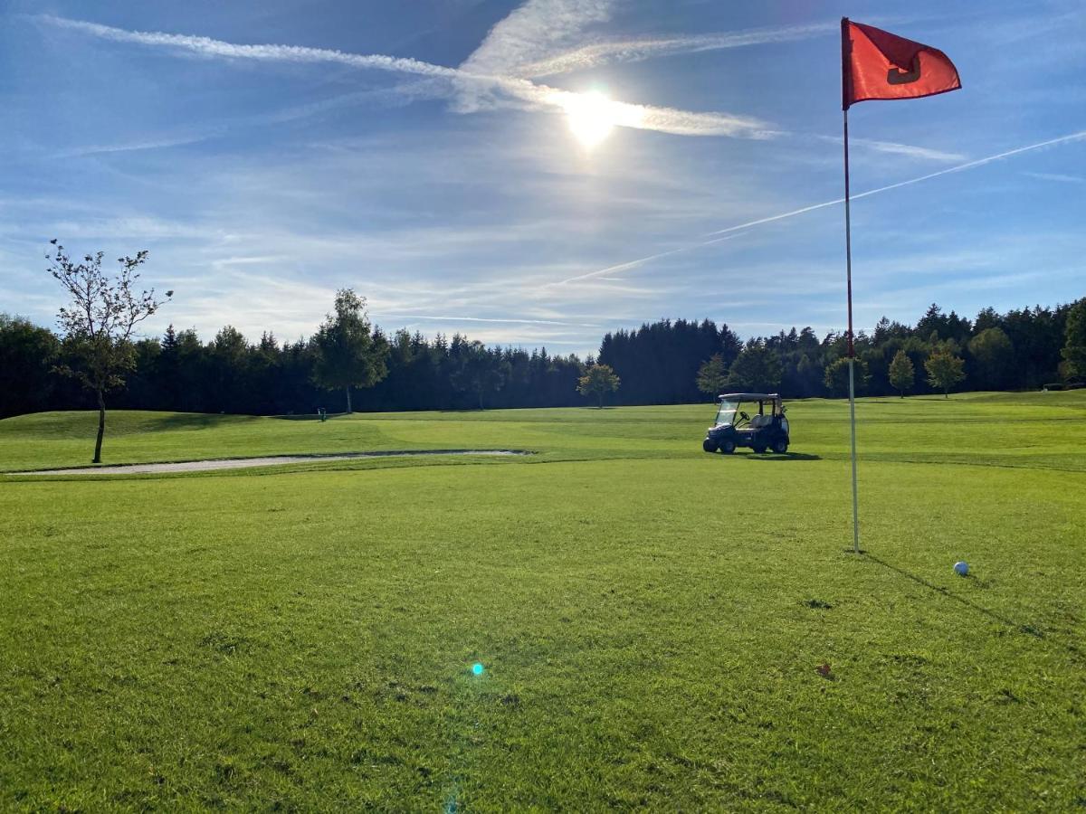 Barrierefreie Ferienwohnungen In Der Naehe Der Golf- Und Freizeitanlage Mudau Exteriör bild